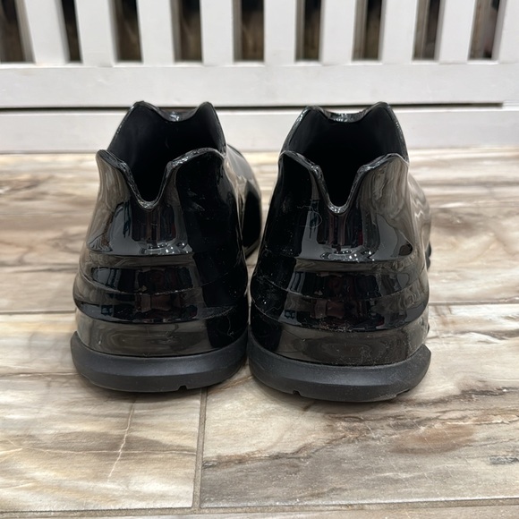 Givenchy Monumental Low Sneaker - Picture 3 of 8